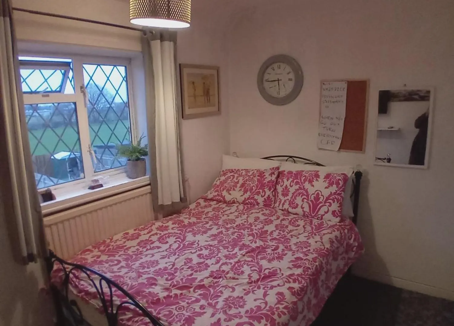 Homestay 42 Churchbury Rd Room 1 Eltham